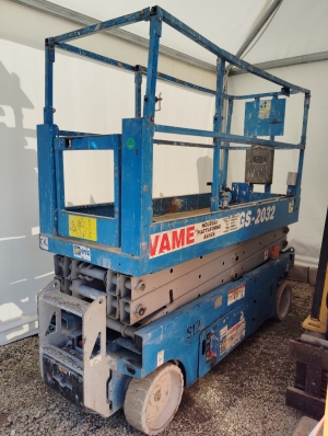 Piattaforma a pantografo Genie GS 2032